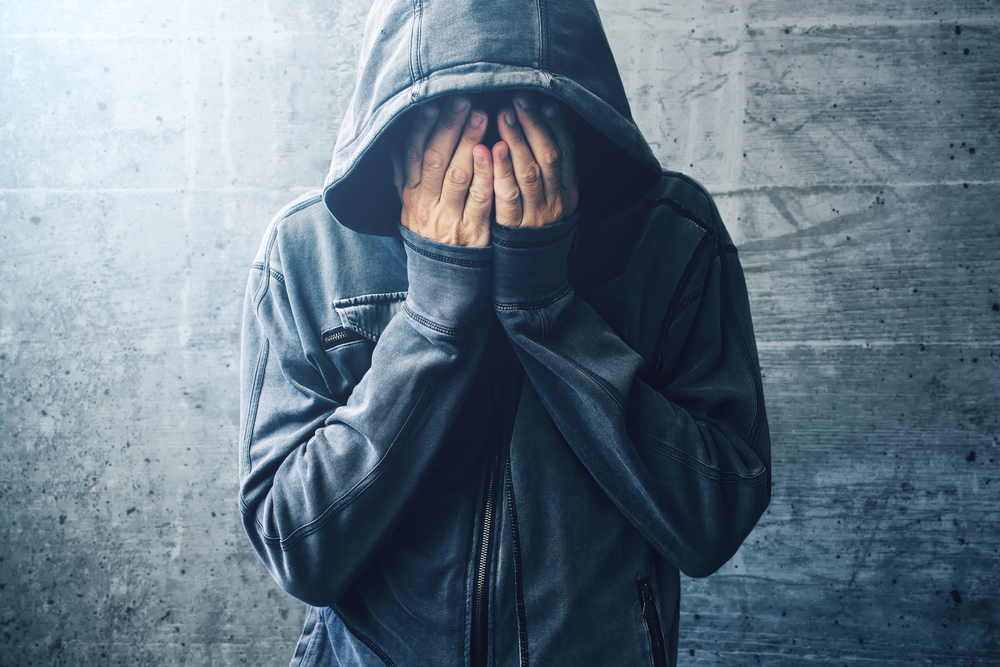 Narkomani przyjmują benzydaminę (obecną w tych preparatach) doustnie (fot. Shutterstock).