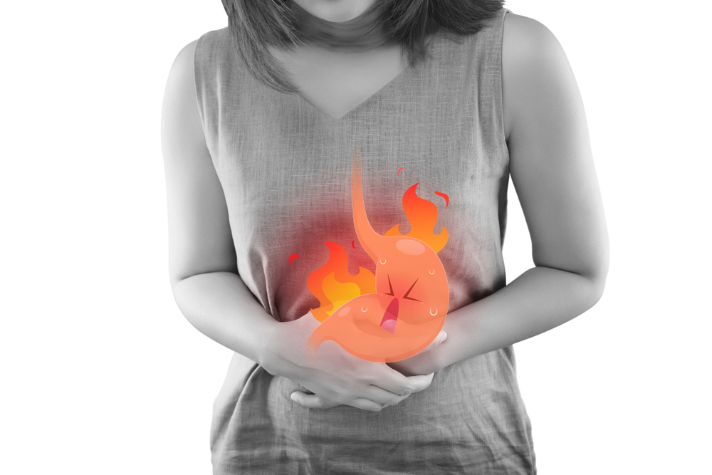 Choroba refluksowa charakteryzuje się wstecznym zarzucaniem treści żołądkowej do przełyku (fot. Shutterstock).