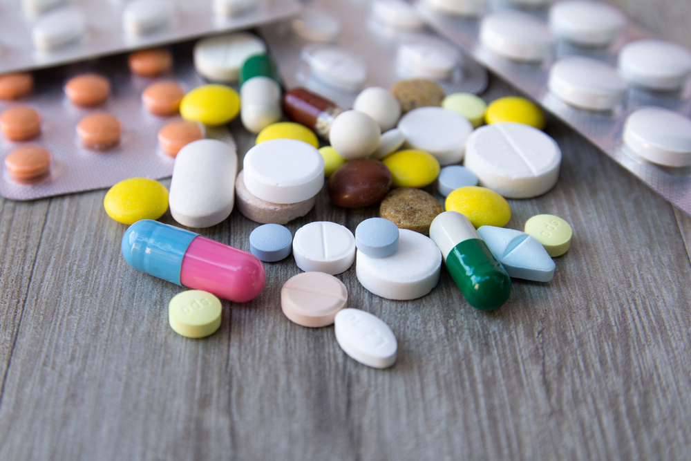 Niektóre substancje pomocnicze mogą powodować działania niepożądane u pacjentów, w tym reakcje alergiczne (fot. Shutterstock).